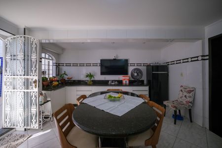 Casa de condomínio à venda com 257m², 5 quartos e 2 vagas Casa de condomínio à venda com 257m², 5 quartos e 2 vagasCozinha