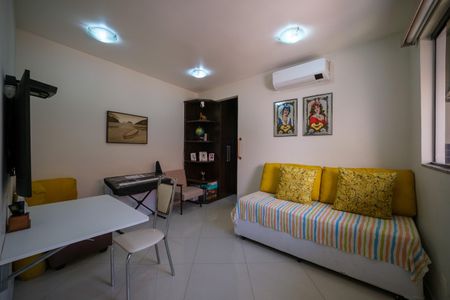 Casa de condomínio à venda com 257m², 5 quartos e 2 vagas Casa de condomínio à venda com 257m², 5 quartos e 2 vagasQuarto Suite 2