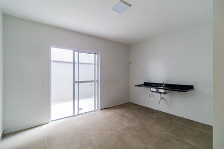 Casa à venda com 77m², 2 quartos e 2 vagasCozinha
