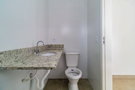 Casa à venda com 77m², 2 quartos e 2 vagasBanheiro 2