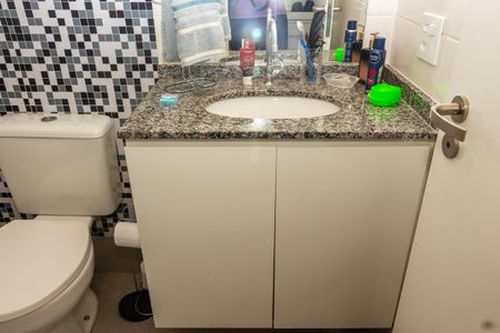 Apartamento à venda com 80m², 2 quartos e 2 vagasBanheiro da Suíte