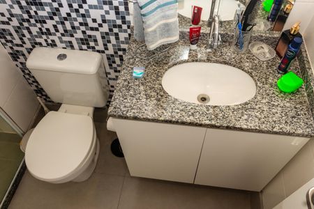 Apartamento à venda com 80m², 2 quartos e 2 vagasBanheiro da Suíte