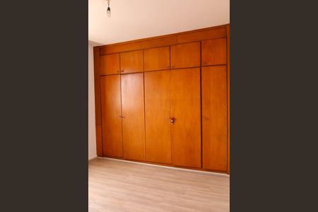 Apartamento à venda com 130m², 3 quartos e 2 vagas Apartamento à venda com 130m², 3 quartos e 2 vagasQuarto Suite