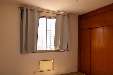 Apartamento à venda com 130m², 3 quartos e 2 vagas Apartamento à venda com 130m², 3 quartos e 2 vagasQuarto Suite