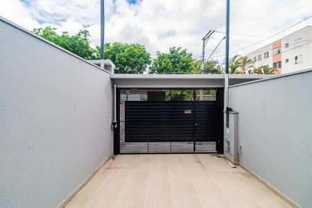 Casa à venda com 76m², 2 quartos e 2 vagasGaragem