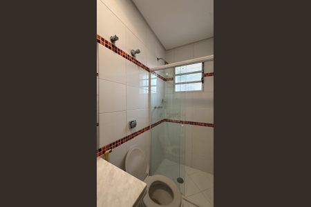 Casa para alugar com 175m², 4 quartos e 2 vagas Casa para alugar com 175m², 4 quartos e 2 vagasBanheiro da Suíte 2