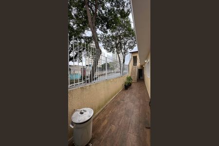 Casa para alugar com 175m², 4 quartos e 2 vagas Casa para alugar com 175m², 4 quartos e 2 vagasQuintal