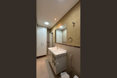 Casa para alugar com 175m², 4 quartos e 2 vagas Casa para alugar com 175m², 4 quartos e 2 vagasBanheiro da Suíte 1