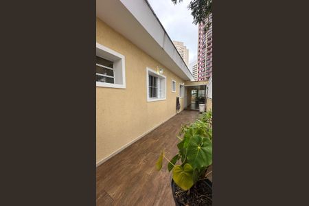 Casa para alugar com 175m², 4 quartos e 2 vagas Casa para alugar com 175m², 4 quartos e 2 vagasQuintal
