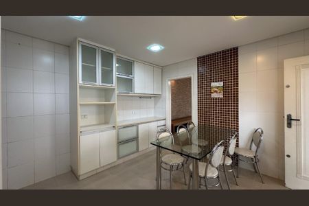 Casa para alugar com 175m², 4 quartos e 2 vagas Casa para alugar com 175m², 4 quartos e 2 vagasCozinha