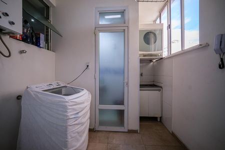 Apartamento à venda com 115m², 3 quartos e 1 vagaÁrea de Serviço