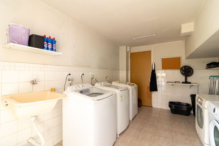 Apartamento à venda com 36m², 2 quartos e 1 vaga Apartamento à venda com 36m², 2 quartos e 1 vagaLavanderia