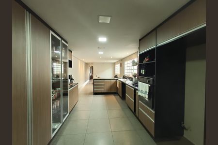 Casa à venda com 230m², 3 quartos e 3 vagas