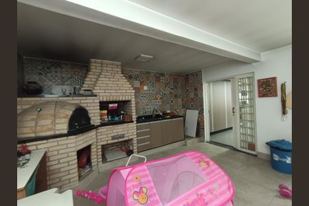 Casa à venda com 230m², 3 quartos e 3 vagas