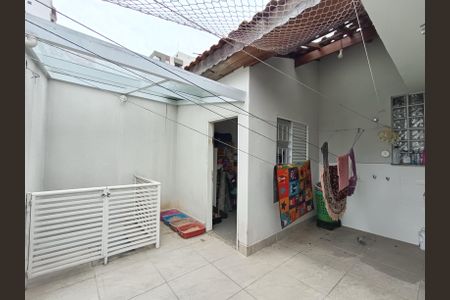 Casa à venda com 230m², 3 quartos e 3 vagas