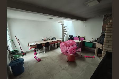 Casa à venda com 230m², 3 quartos e 3 vagas