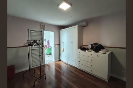 Casa à venda com 230m², 3 quartos e 3 vagas