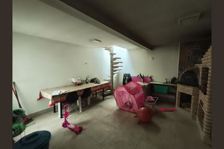 Casa à venda com 230m², 3 quartos e 3 vagas