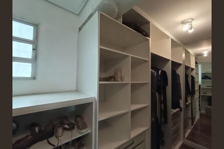 Casa à venda com 230m², 3 quartos e 3 vagas