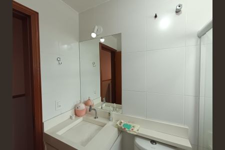 Casa à venda com 230m², 3 quartos e 3 vagas