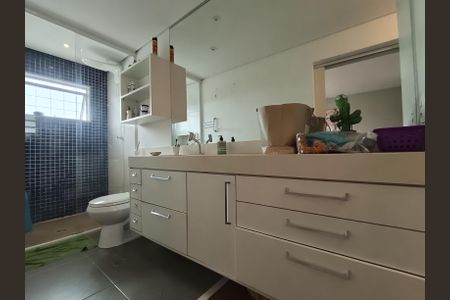 Casa à venda com 230m², 3 quartos e 3 vagas