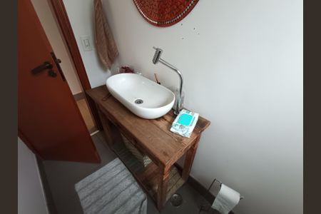 Casa à venda com 230m², 3 quartos e 3 vagas