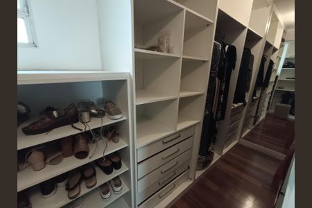 Casa à venda com 230m², 3 quartos e 3 vagas