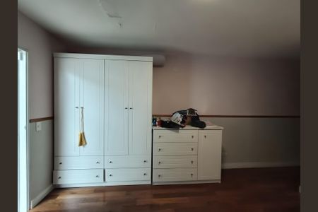 Casa à venda com 230m², 3 quartos e 3 vagas