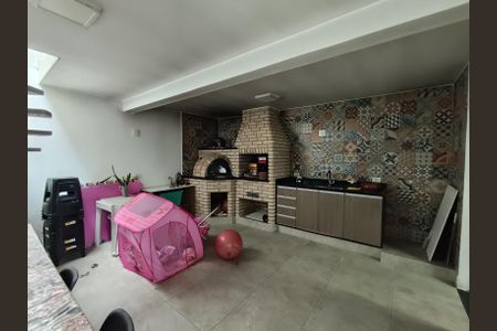 Casa à venda com 230m², 3 quartos e 3 vagas