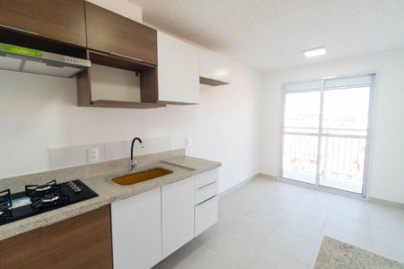 Sala/Cozinha de apartamento para alugar com 1 quarto, 29m² em Jardim Itacolomi, São Paulo