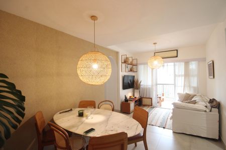 Apartamento para alugar com 78m², 2 quartos e 1 vagaSala