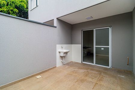 Casa à venda com 76m², 2 quartos e 2 vagas Casa à venda com 76m², 2 quartos e 2 vagasQuintal