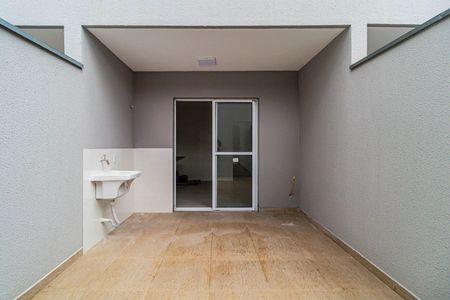 Casa à venda com 76m², 2 quartos e 2 vagas Casa à venda com 76m², 2 quartos e 2 vagasQuintal