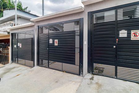 Casa à venda com 76m², 2 quartos e 2 vagas Casa à venda com 76m², 2 quartos e 2 vagasFachada