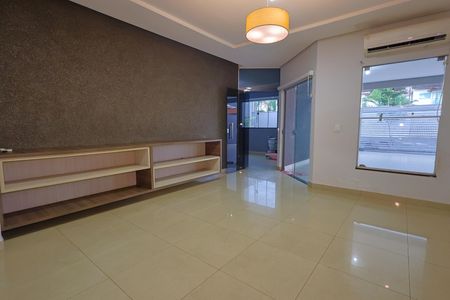 Casa para alugar com 283m², 4 quartos e 4 vagasSala 1