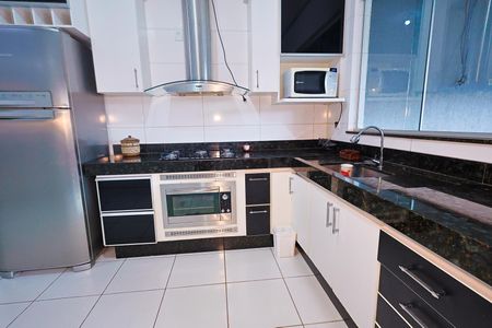 Cozinha de casa para alugar com 4 quartos, 283m² em Jardim Atlantico, Goiânia