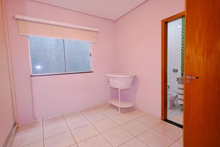 Casa para alugar com 283m², 4 quartos e 4 vagasQuarto 2