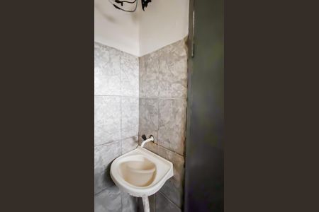 Banheiro de casa para alugar com 2 quartos, 38m² em Parque Cisper, São Paulo