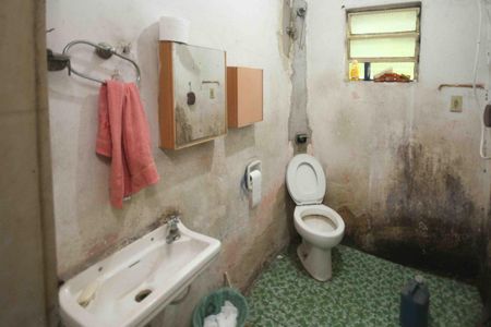 Casa para alugar com 3 quartos, 250m² em Vila Antonieta, São Paulo