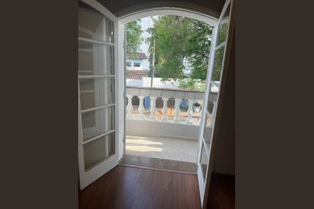 Casa à venda com 381m², 4 quartos e 4 vagas