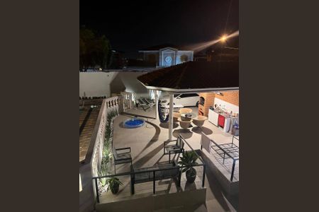 Casa à venda com 381m², 4 quartos e 4 vagas