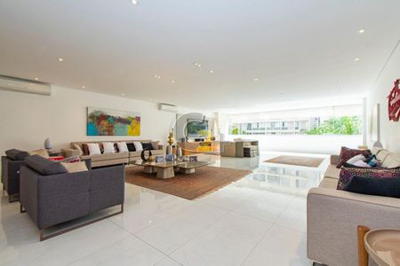 Apartamento à venda com 3 quartos, 370m² em Santa Cecilia, São Paulo