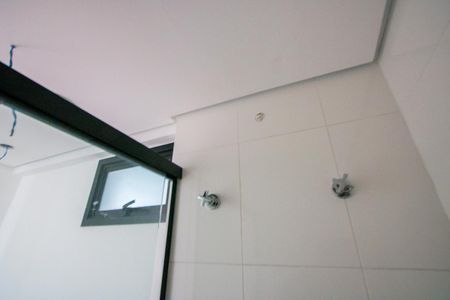 Apartamento para alugar com 65m², 3 quartos e 2 vagasBanheiro do quarto 1