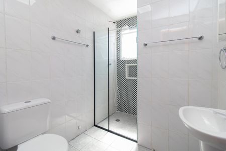 Banheiro de apartamento para alugar com 1 quarto, 32m² em Menino Deus, Porto Alegre