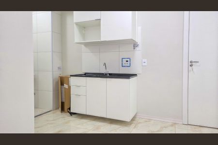 Cozinha de apartamento para alugar com 2 quartos, 38m² em Vila Isa, São Paulo
