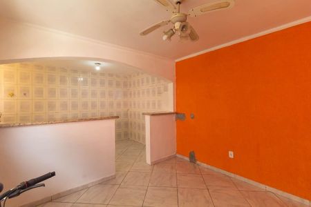 Casa à venda com 150m², 3 quartos e 2 vagas Casa à venda com 150m², 3 quartos e 2 vagasCasa 2 - Sala