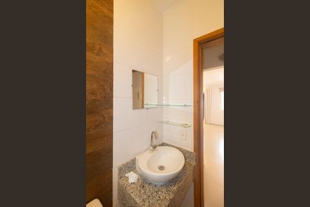 Casa para alugar com 153m², 2 quartos e 1 vaga Casa para alugar com 153m², 2 quartos e 1 vagaBanheiro Social 1