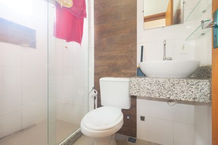 Casa para alugar com 153m², 2 quartos e 1 vaga Casa para alugar com 153m², 2 quartos e 1 vagaBanheiro da Suíte 2