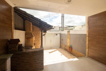 Casa para alugar com 153m², 2 quartos e 1 vaga Casa para alugar com 153m², 2 quartos e 1 vagaQuintal