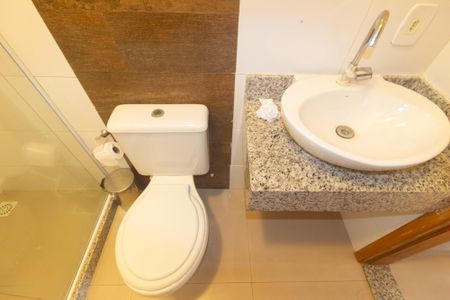 Casa para alugar com 153m², 2 quartos e 1 vaga Casa para alugar com 153m², 2 quartos e 1 vagaBanheiro Social 1